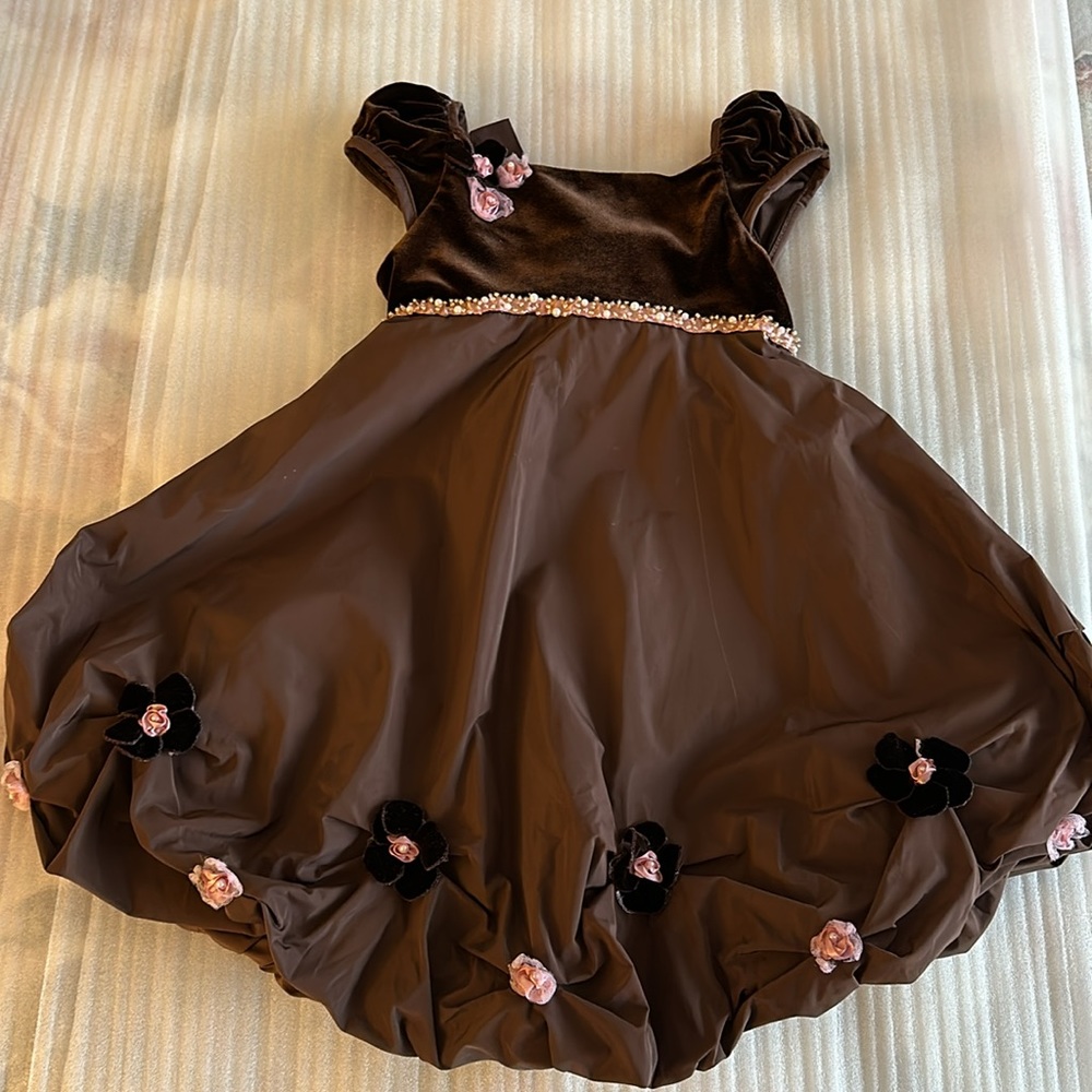 Very beautiful Dress by Kate Mack, size 4. Color chocolate.